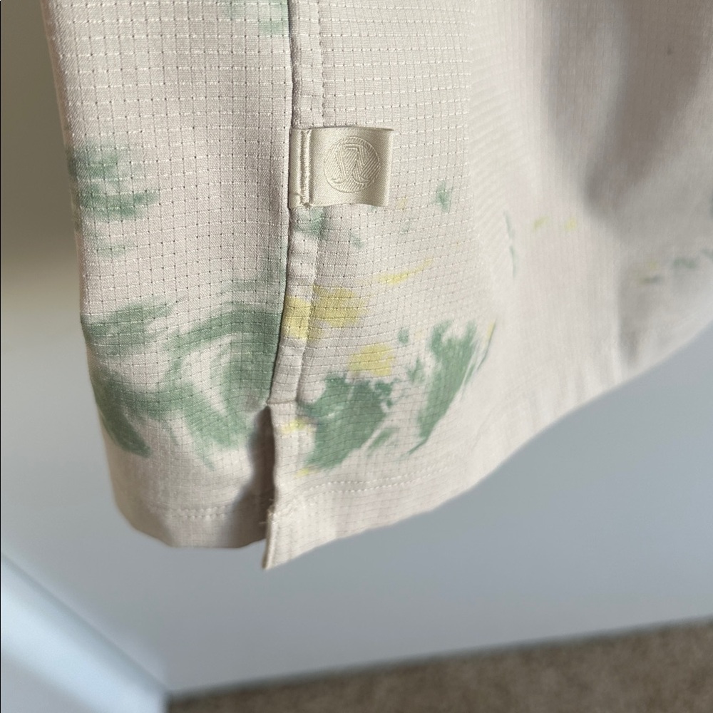 lululemon athletica Airing Easy Camp Collar Shirt  Snap Closure Size Medium - Picture 8 of 9